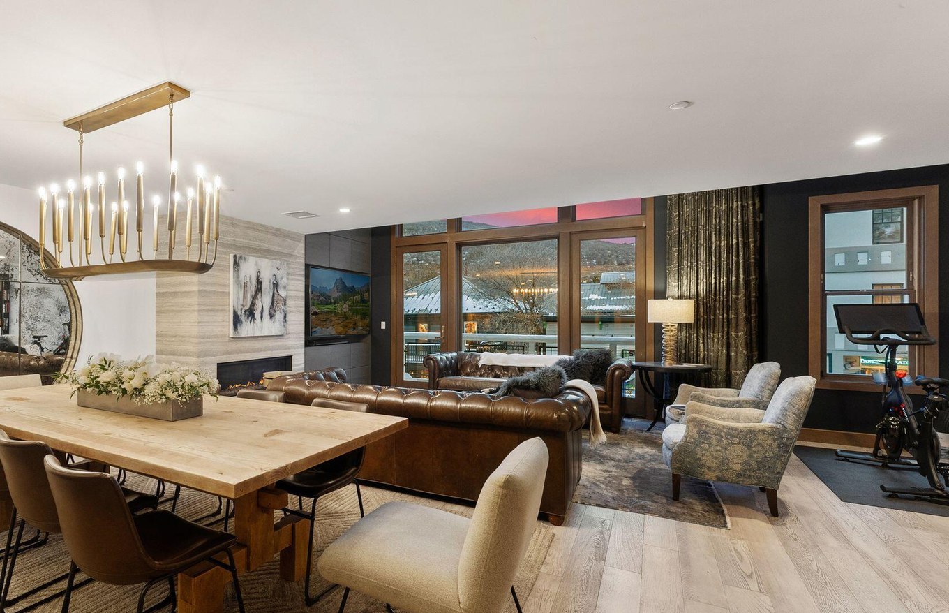 Dining table for ten at Summit on Main penthouse &mdash; where to stay for the Deer Valley Mountain Beer Festival