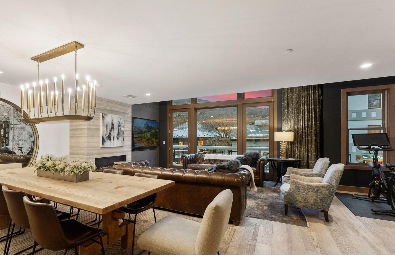 Dining table for ten at Summit on Main penthouse &mdash; Thanksgiving week in Park City